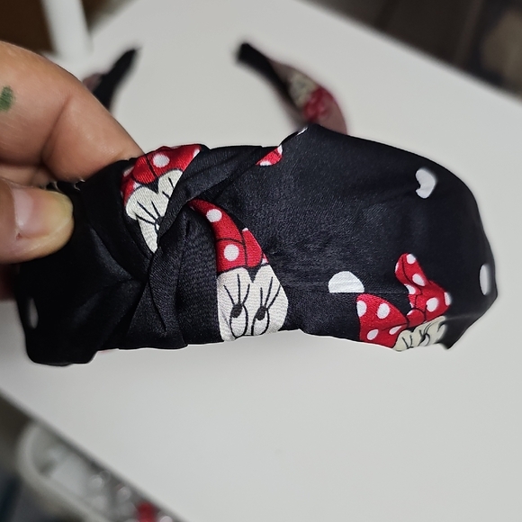 Set Of 2 Elegant Minnie Polka Dot Knotted Headbands - Black and Pink - Picture 4 of 7